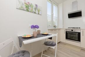 Sunny Studio Raclawicka by Renters