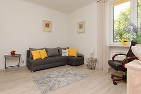 Sunny Studio Raclawicka by Renters