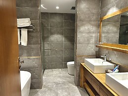 Zhangjiajie National Park Nvue Resorts