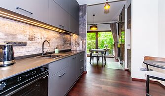 InPoint Old Town- Apartment with garden