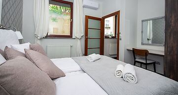 InPoint Old Town- Apartment with garden