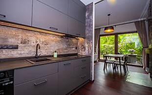 InPoint Old Town- Apartment with garden