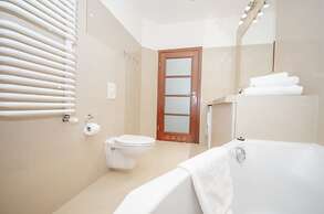 InPoint Old Town- Apartment with garden