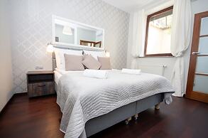 InPoint Old Town- Apartment with garden