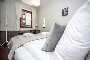 InPoint Old Town- Apartment with garden