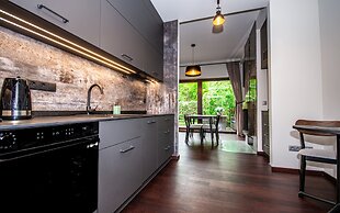 InPoint Old Town- Apartment with garden