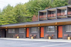 Rhode's Motor Lodge