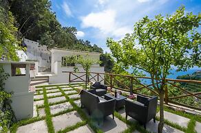 Villa Donna Rachele - Sea View Jacuzzi and Free Parking