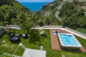 Villa Donna Rachele - Sea View Jacuzzi and Free Parking