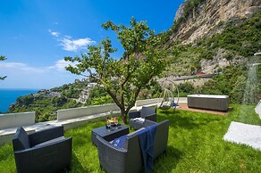 Villa Donna Rachele - Sea View Jacuzzi and Free Parking