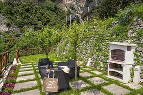 Villa Donna Rachele - Sea View Jacuzzi and Free Parking