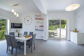 Villa Donna Rachele - Sea View Jacuzzi and Free Parking