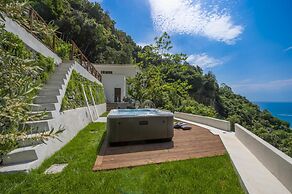 Villa Donna Rachele - Sea View Jacuzzi and Free Parking