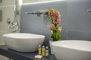 Villa Donna Rachele - Sea View Jacuzzi and Free Parking