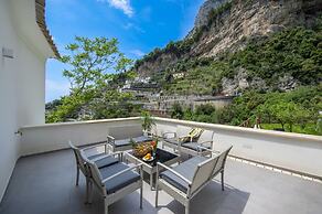 Villa Donna Rachele - Sea View Jacuzzi and Free Parking