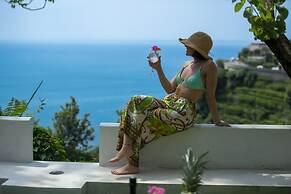 Villa Donna Rachele - Sea View Jacuzzi and Free Parking