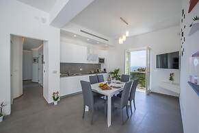 Villa Donna Rachele - Sea View Jacuzzi and Free Parking