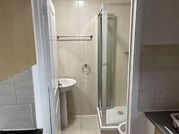 Inviting 2-bed Apartment Near Heathrow