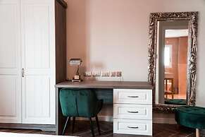 The Red Farm Relais & Spa