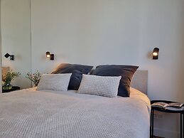 Great City Center Apartment by Renters