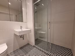 Great City Center Apartment by Renters