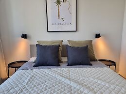 Great City Center Apartment by Renters