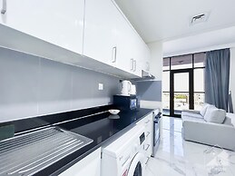 Spacious Studio With Balcony in AL Majan