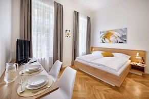 DownTown Suites Rubesova