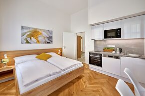 DownTown Suites Rubesova