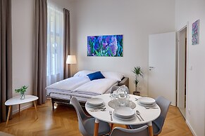 DownTown Suites Rubesova