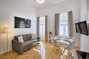 DownTown Suites Rubesova