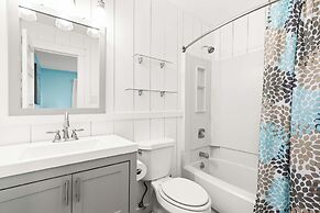 Lighthouse Point 20B