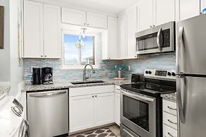 Lighthouse Point 20B