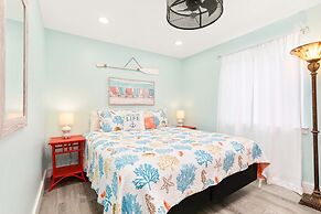 Lighthouse Point 20B