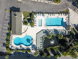 Lighthouse Point 20B