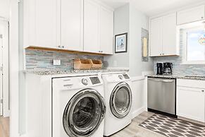 Lighthouse Point 20B