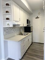 Refreshing Inn On The Park Condo by RedAwning