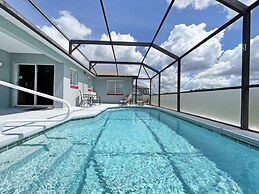 Heavenly Venture 4 Bedroom Home by RedAwning