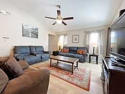 Heavenly Venture 4 Bedroom Home by RedAwning