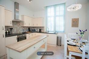 Wessex Court Central Apartments