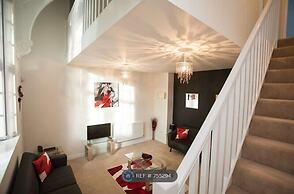 Wessex Court Central Apartments