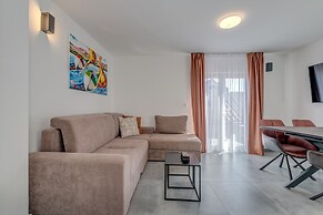 Apt With Terrace and sea View, in Heart of Split