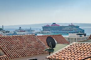 Apt With Terrace and sea View, in Heart of Split