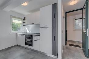 Apt With Terrace and sea View, in Heart of Split