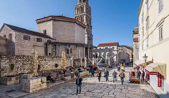 Apt With Terrace and sea View, in Heart of Split