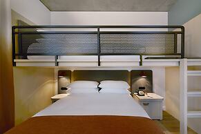 Moxy Sydney Airport