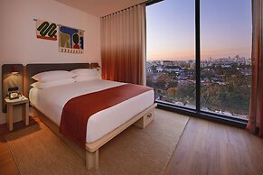 Moxy Sydney Airport