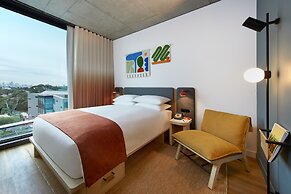 Moxy Sydney Airport