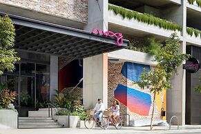Moxy Sydney Airport