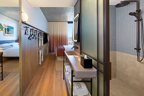 Moxy Sydney Airport
